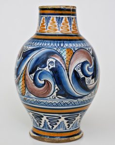 Vase with leaf motif